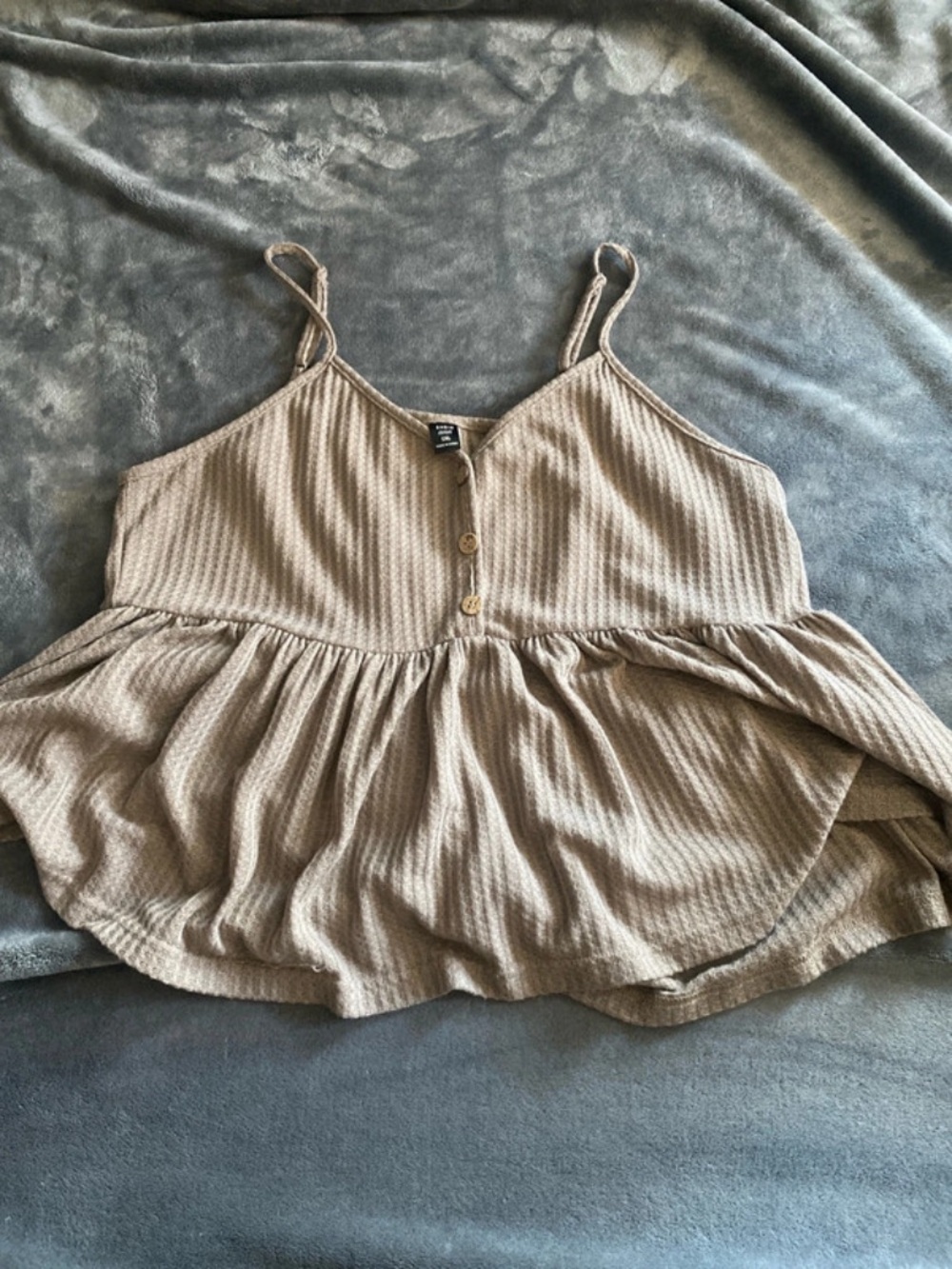SHEIN set of 3 Ribbed Peplum Camis with Button Front